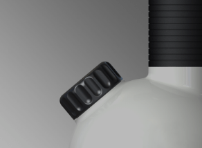 
                Image showing the IGGI design, a Laurastar product. It shows the ergonomics and award-winning design of Laurastar products.
                
