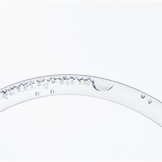 
                Laurastar DMS is made entirely of water, a natural alternative for environmentally-friendly hygiene and fabric care.
                